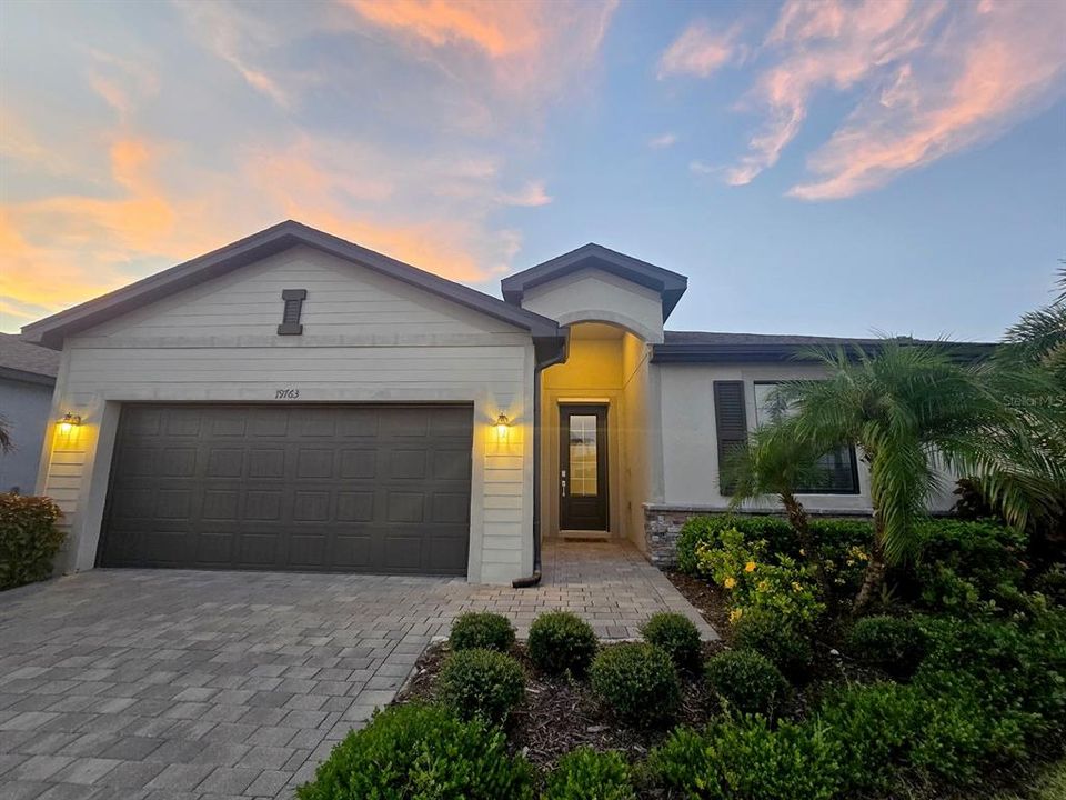 For Sale: $439,990 (3 beds, 2 baths, 1681 Square Feet)