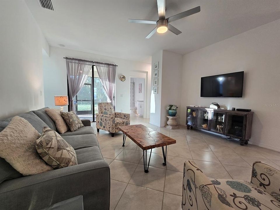 For Sale: $439,990 (3 beds, 2 baths, 1681 Square Feet)