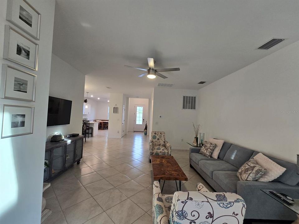 For Sale: $439,990 (3 beds, 2 baths, 1681 Square Feet)