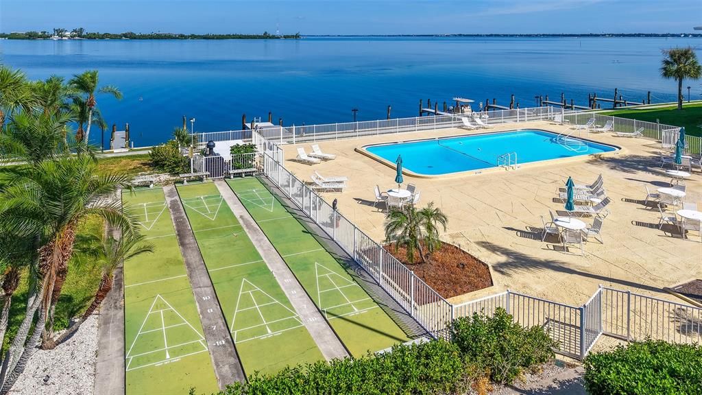 На продажу: $539,500 (2 спален, 2 ванн, 882 Квадратных фут)