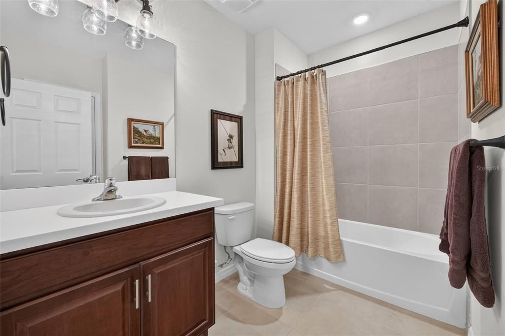 For Sale: $300,000 (3 beds, 2 baths, 1747 Square Feet)