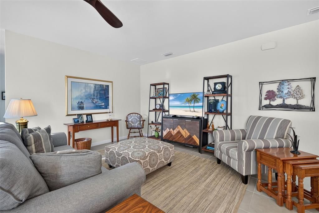 For Sale: $300,000 (3 beds, 2 baths, 1747 Square Feet)