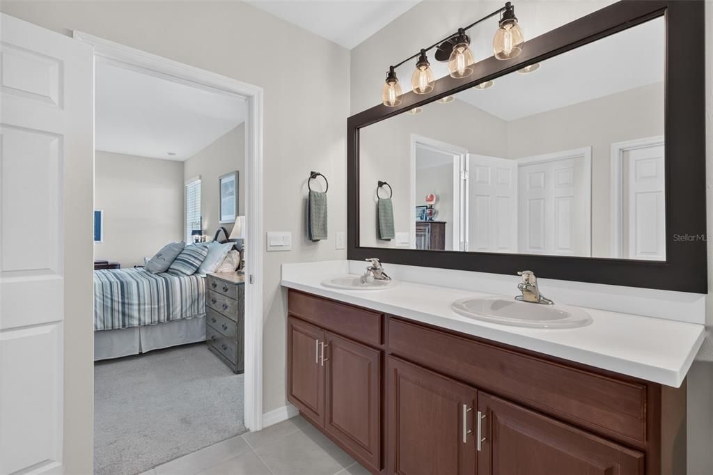 For Sale: $300,000 (3 beds, 2 baths, 1747 Square Feet)
