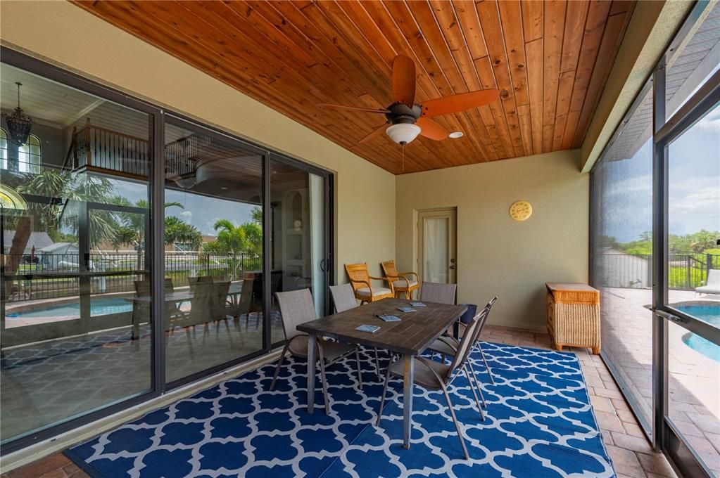 En Venta: $1,175,000 (4 camas, 4 baños, 3635 Pies cuadrados)