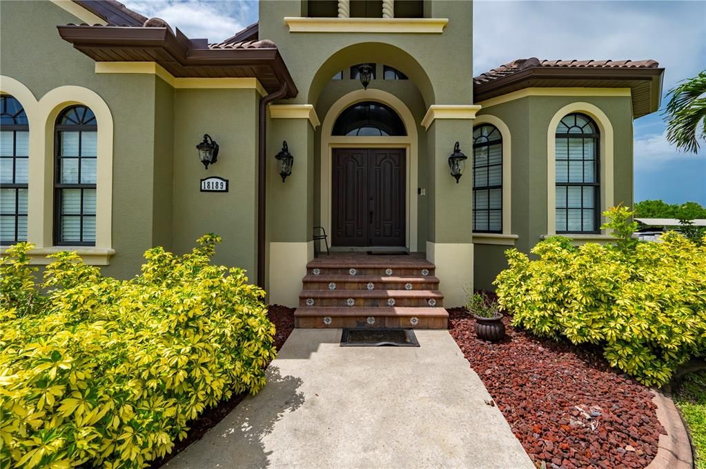 En Venta: $1,175,000 (4 camas, 4 baños, 3635 Pies cuadrados)