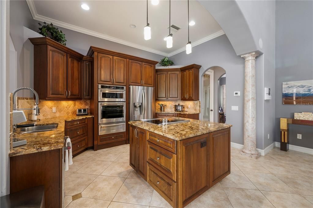 En Venta: $1,175,000 (4 camas, 4 baños, 3635 Pies cuadrados)