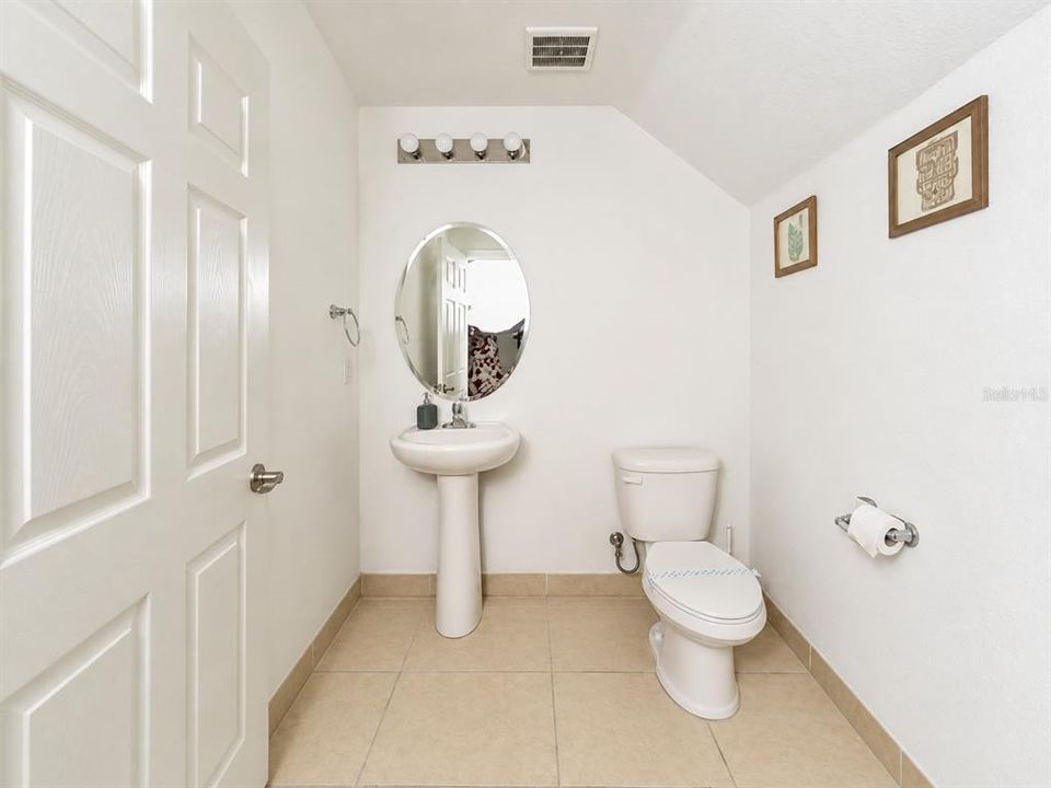 На продажу: $375,000 (4 спален, 2 ванн, 1907 Квадратных фут)