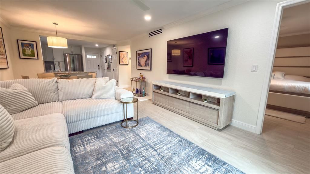 В аренду: $2,500 (2 спален, 2 ванн, 920 Квадратных фут)