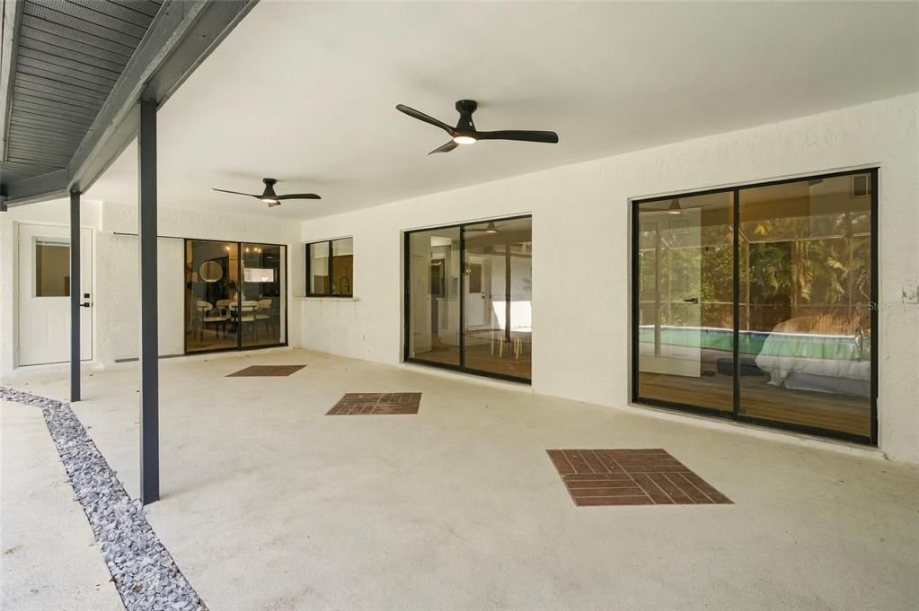 For Sale: $715,000 (4 beds, 2 baths, 2254 Square Feet)