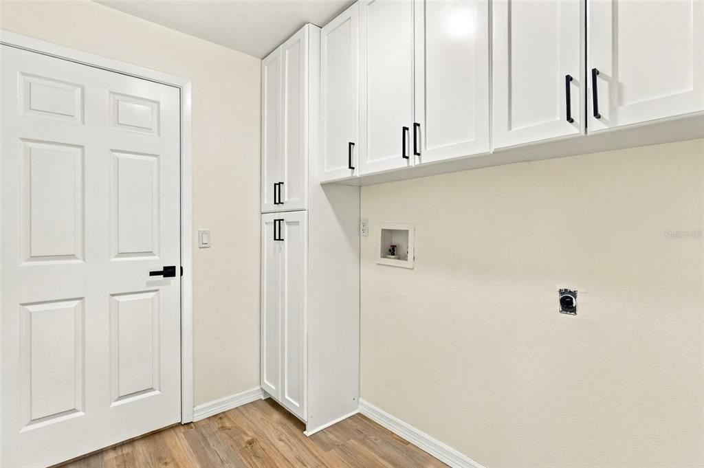 For Sale: $715,000 (4 beds, 2 baths, 2254 Square Feet)