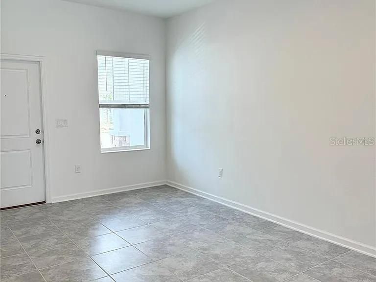For Rent: $2,000 (3 beds, 2 baths, 1688 Square Feet)