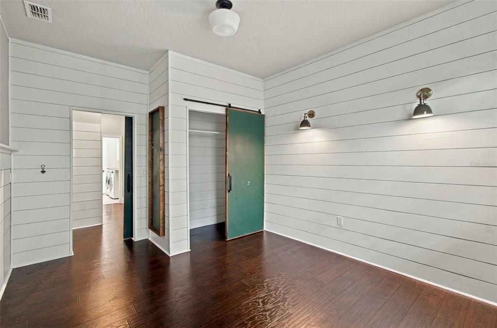En Venta: $575,000 (4 camas, 2 baños, 2161 Pies cuadrados)
