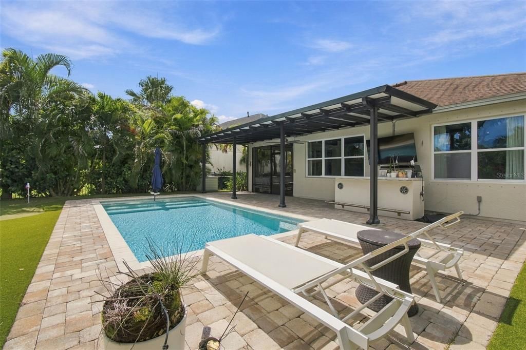 En Venta: $575,000 (4 camas, 2 baños, 2161 Pies cuadrados)