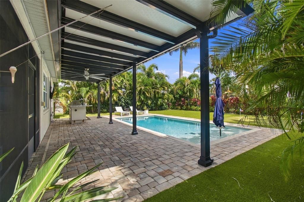 En Venta: $575,000 (4 camas, 2 baños, 2161 Pies cuadrados)