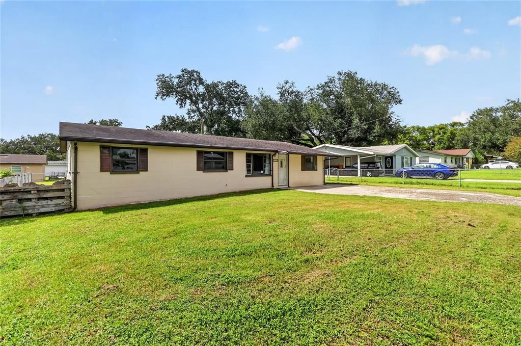 Active With Contract: $165,000 (3 beds, 1 baths, 1421 Square Feet)