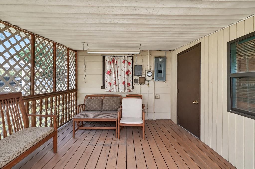 Active With Contract: $165,000 (3 beds, 1 baths, 1421 Square Feet)