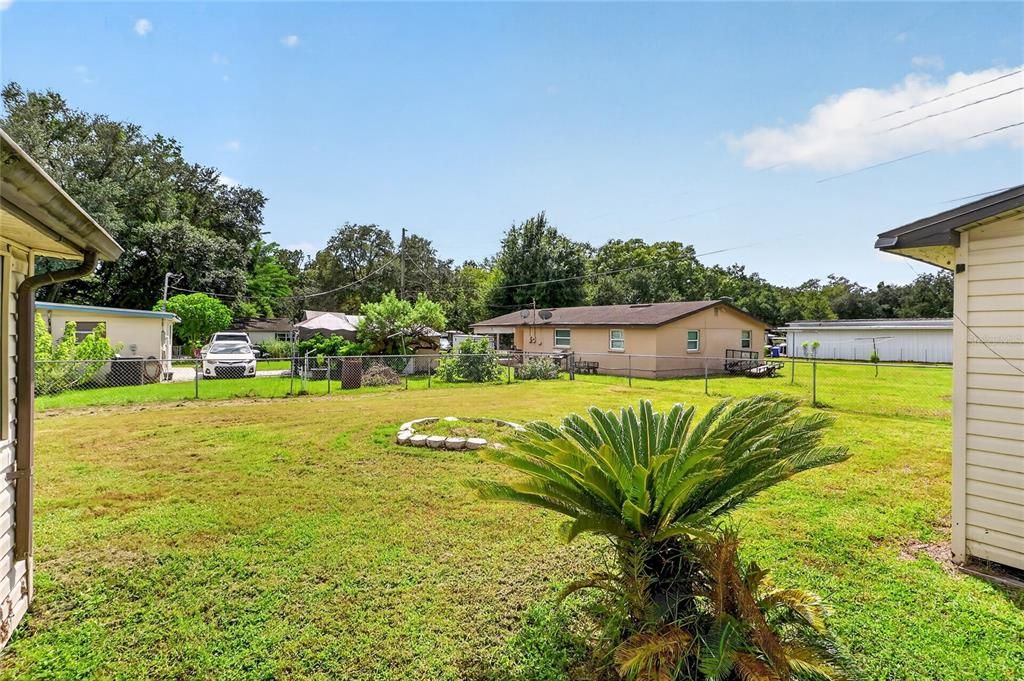 Active With Contract: $165,000 (3 beds, 1 baths, 1421 Square Feet)