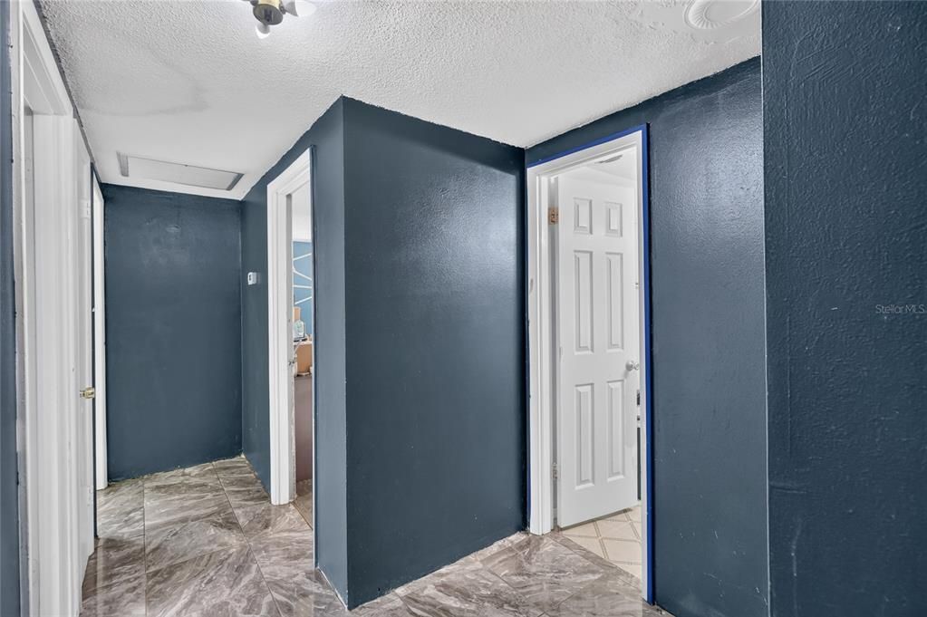Active With Contract: $165,000 (3 beds, 1 baths, 1421 Square Feet)