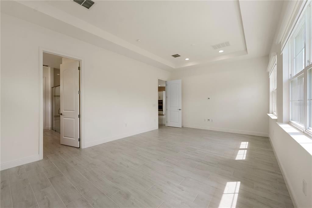 For Sale: $585,000 (3 beds, 3 baths, 2335 Square Feet)