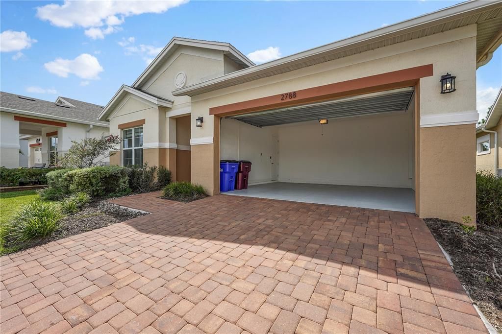 For Sale: $585,000 (3 beds, 3 baths, 2335 Square Feet)