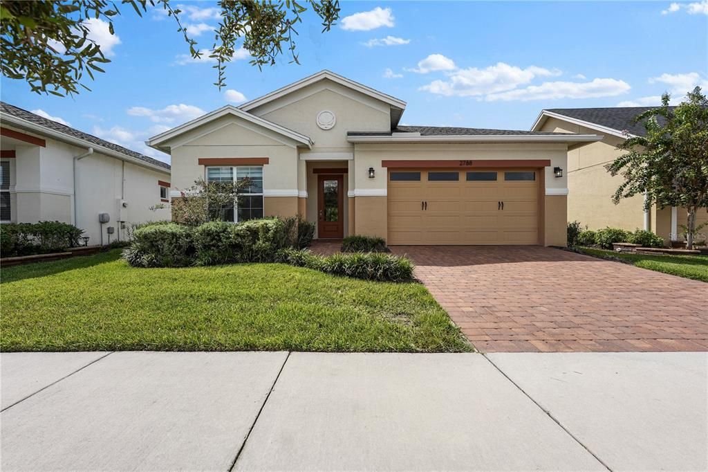 For Sale: $585,000 (3 beds, 3 baths, 2335 Square Feet)