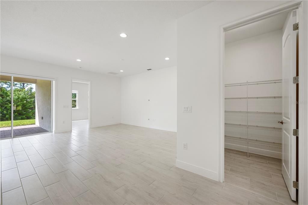 For Sale: $585,000 (3 beds, 3 baths, 2335 Square Feet)
