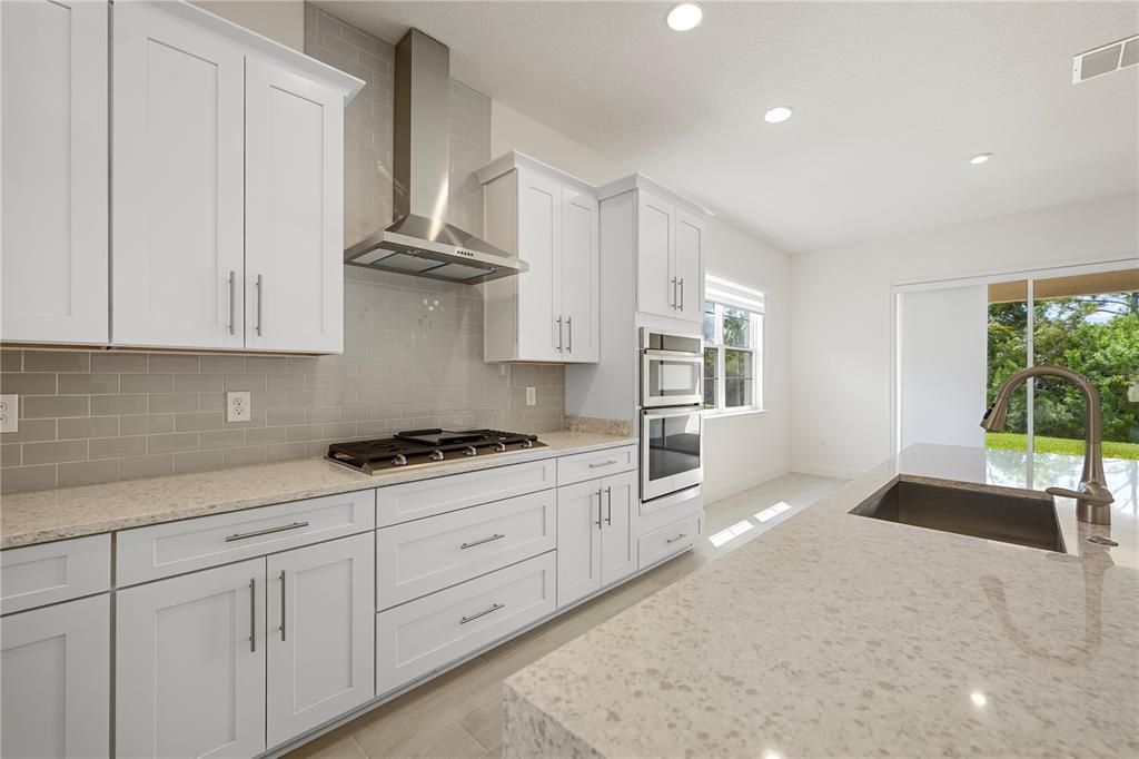 For Sale: $585,000 (3 beds, 3 baths, 2335 Square Feet)