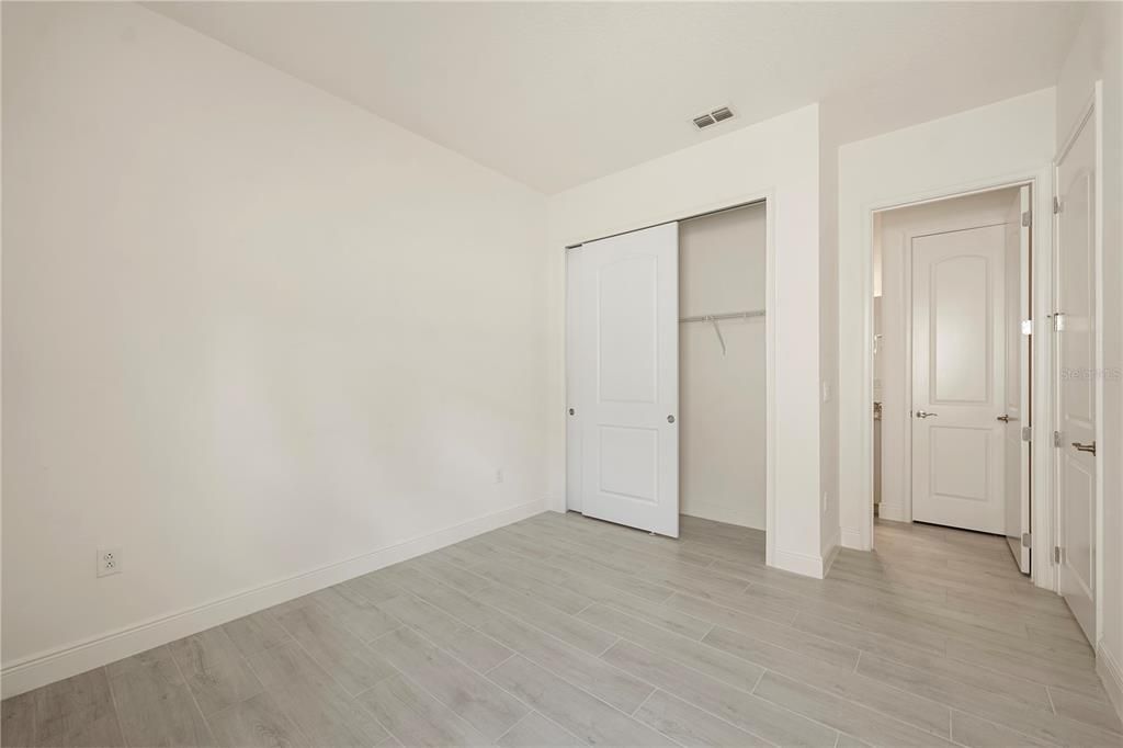 For Sale: $585,000 (3 beds, 3 baths, 2335 Square Feet)