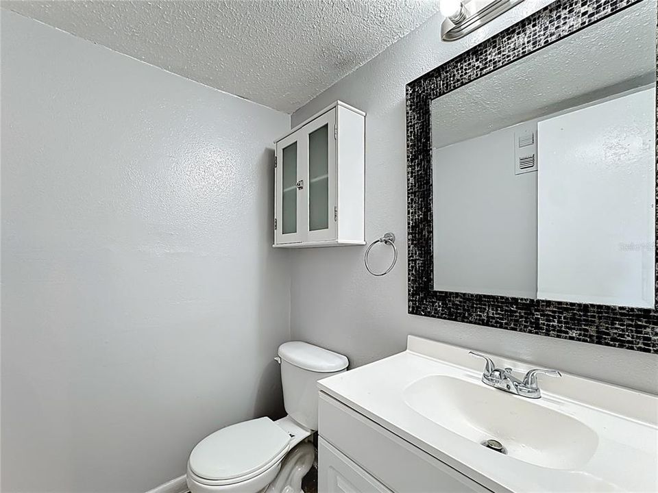 For Sale: $89,900 (2 beds, 1 baths, 992 Square Feet)