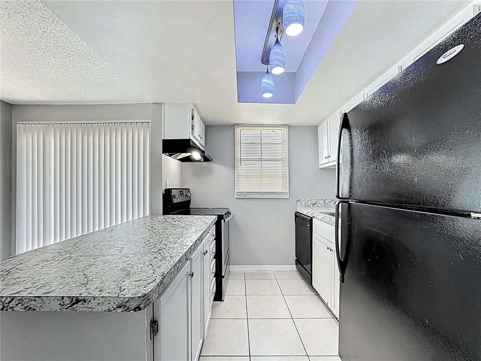 For Sale: $89,900 (2 beds, 1 baths, 992 Square Feet)