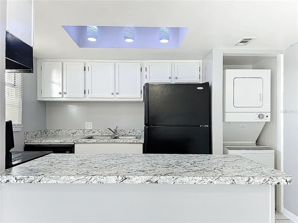 For Sale: $89,900 (2 beds, 1 baths, 992 Square Feet)