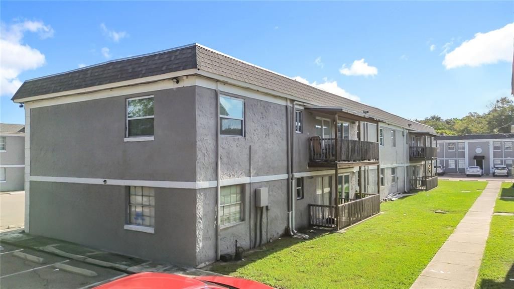 For Sale: $89,900 (2 beds, 1 baths, 992 Square Feet)