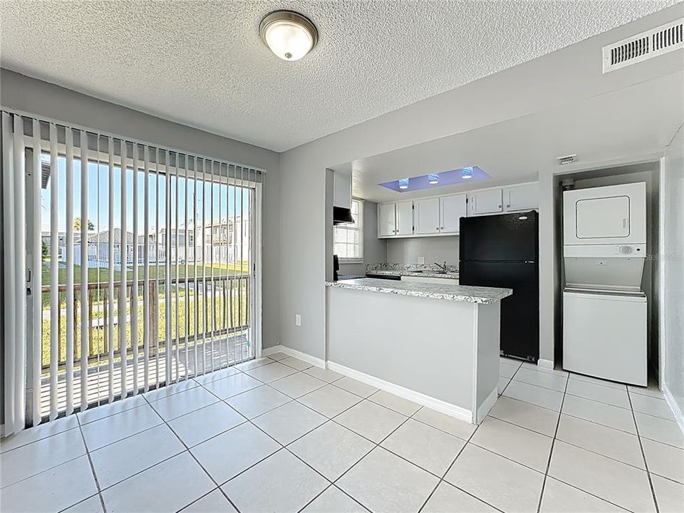 For Sale: $89,900 (2 beds, 1 baths, 992 Square Feet)