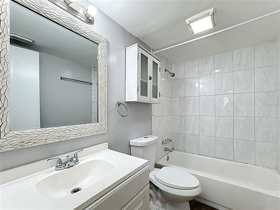For Sale: $89,900 (2 beds, 1 baths, 992 Square Feet)