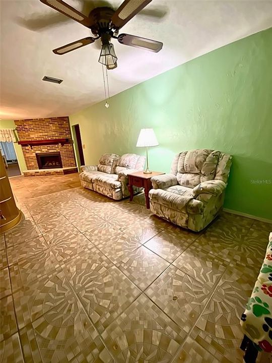 For Sale: $449,900 (4 beds, 3 baths, 2444 Square Feet)
