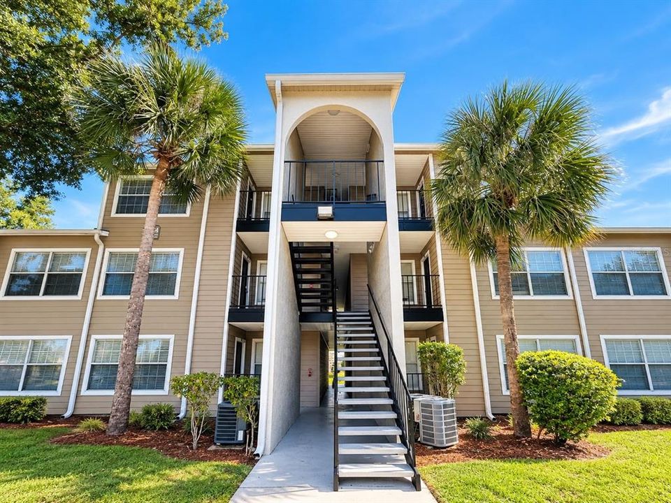 For Rent: $1,095 (1 beds, 1 baths, 560 Square Feet)