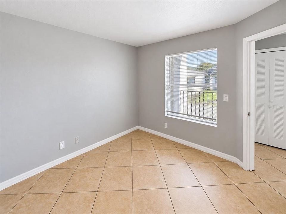 For Rent: $1,095 (1 beds, 1 baths, 560 Square Feet)
