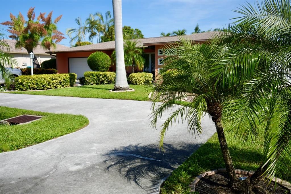 For Sale: $429,000 (3 beds, 2 baths, 1393 Square Feet)