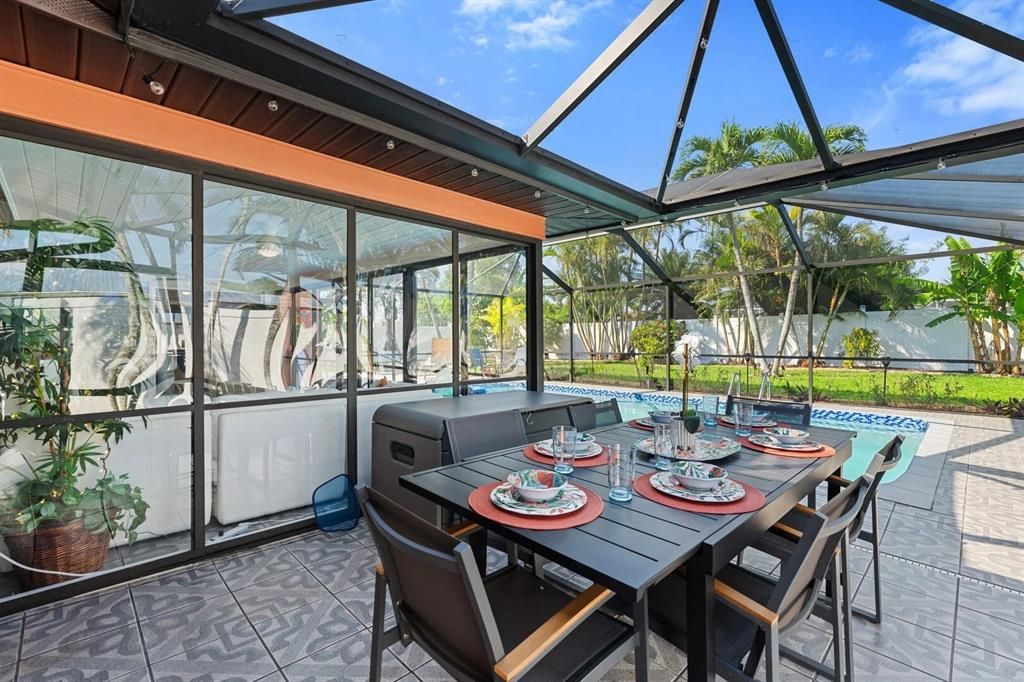 For Sale: $429,000 (3 beds, 2 baths, 1393 Square Feet)