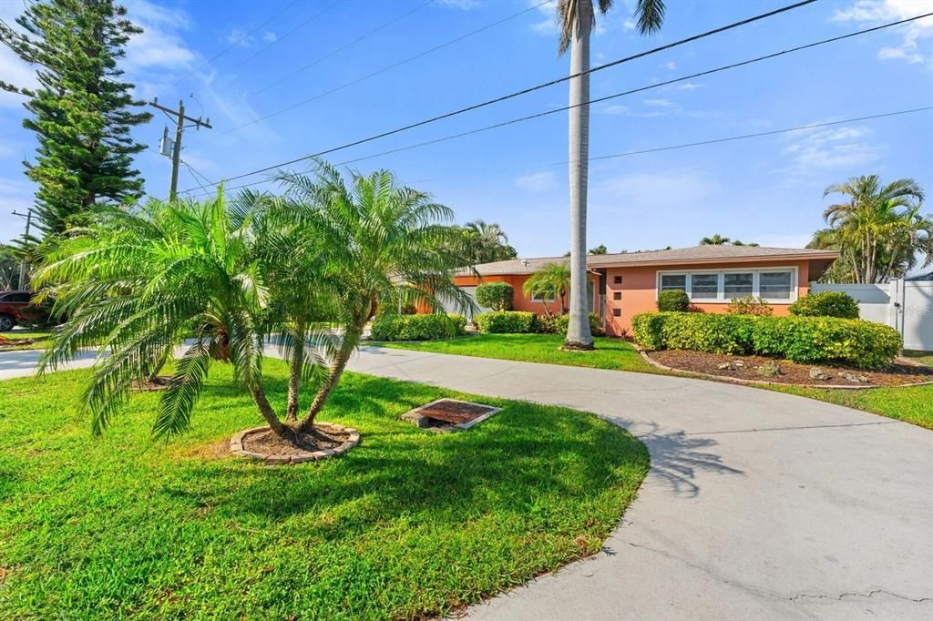 For Sale: $429,000 (3 beds, 2 baths, 1393 Square Feet)