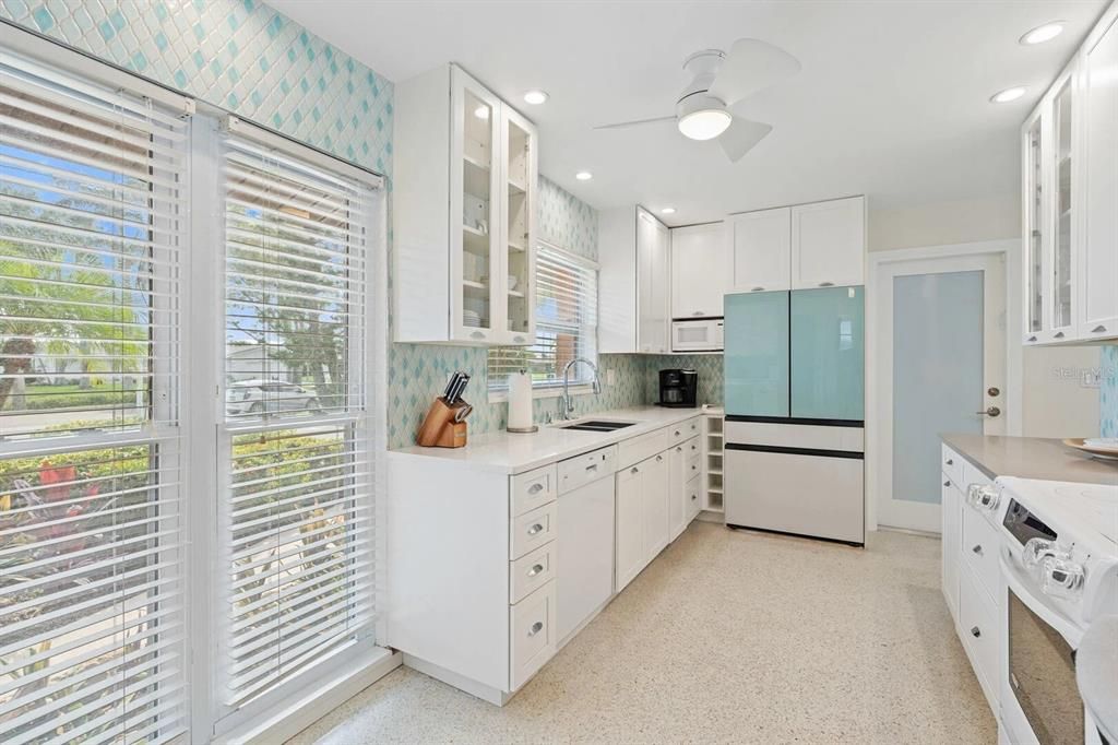 For Sale: $429,000 (3 beds, 2 baths, 1393 Square Feet)