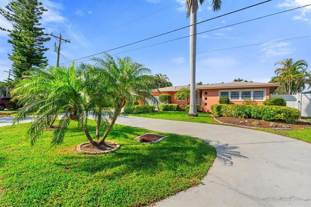 For Sale: $429,000 (3 beds, 2 baths, 1393 Square Feet)