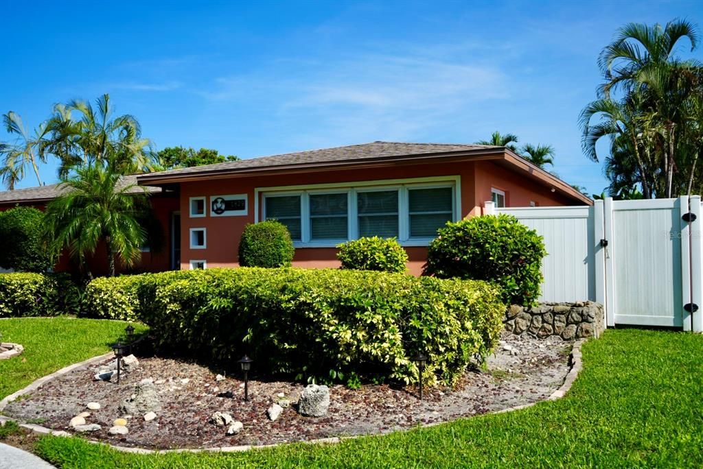 For Sale: $429,000 (3 beds, 2 baths, 1393 Square Feet)