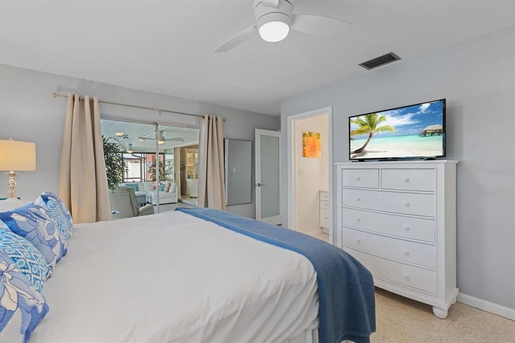 For Sale: $429,000 (3 beds, 2 baths, 1393 Square Feet)