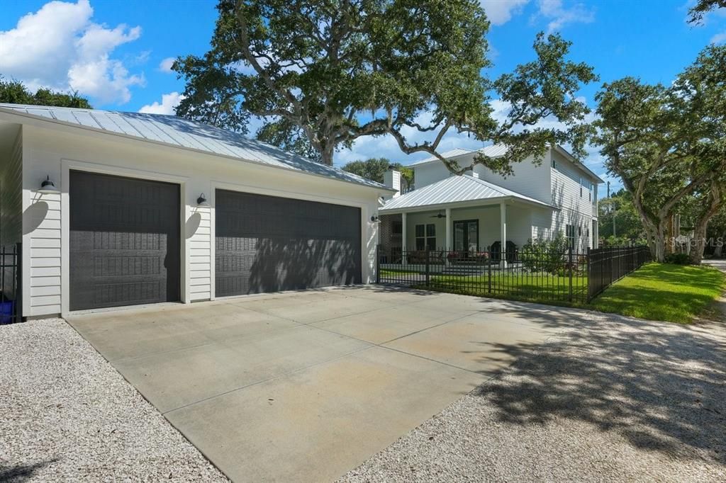 For Sale: $1,649,000 (3 beds, 3 baths, 2851 Square Feet)