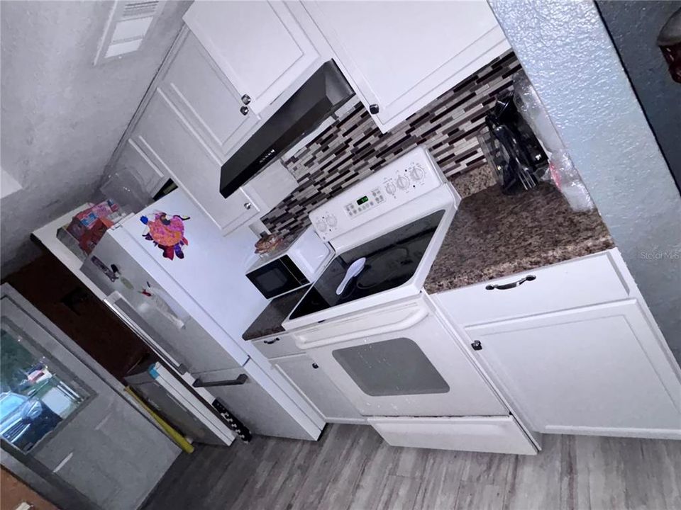 На продажу: $200,000 (3 спален, 2 ванн, 1230 Квадратных фут)