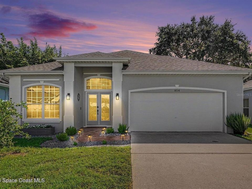 Recently Sold: $386,000 (3 beds, 2 baths, 1455 Square Feet)