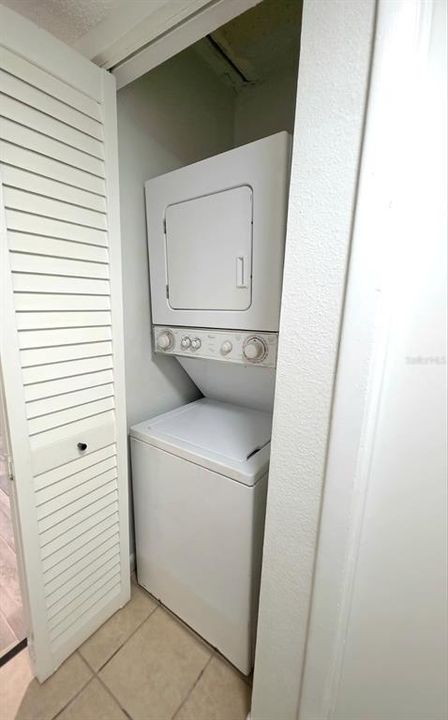 出租: $1,399 (3 贝兹, 2 浴室, 1029 平方英尺)