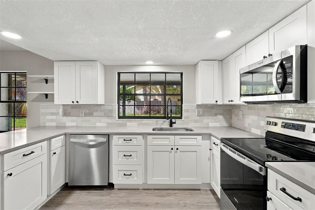 For Sale: $325,000 (3 beds, 2 baths, 2146 Square Feet)