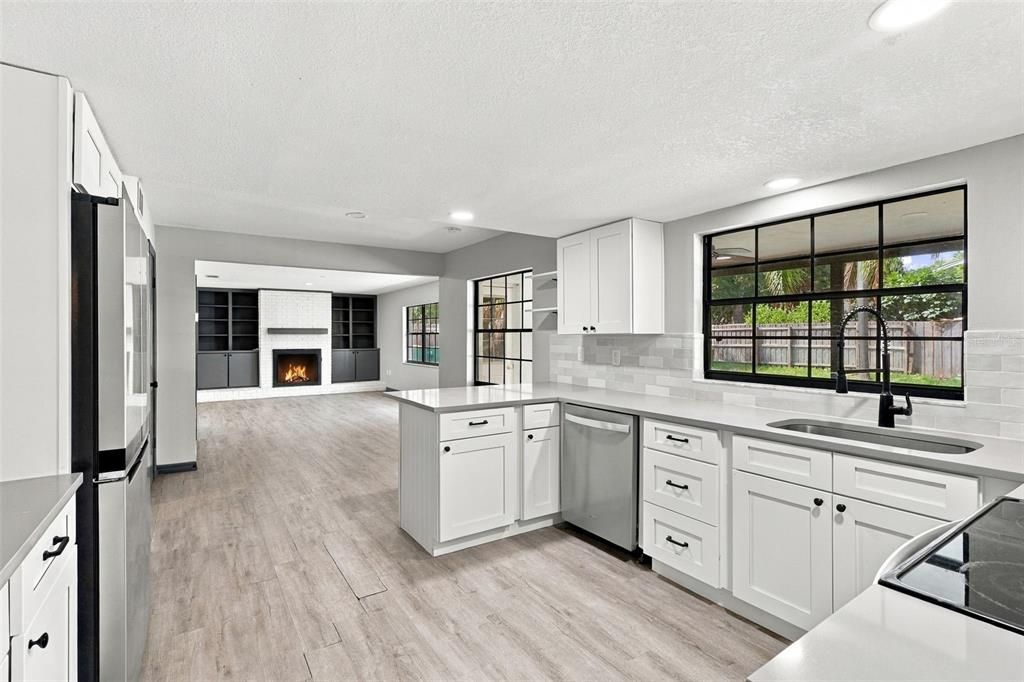 For Sale: $325,000 (3 beds, 2 baths, 2146 Square Feet)